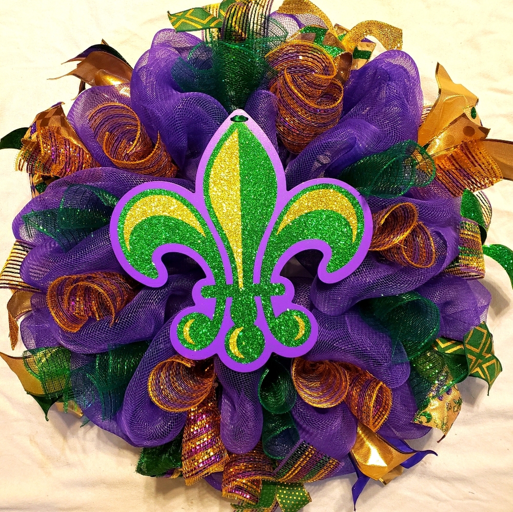 Mardi gras wreath